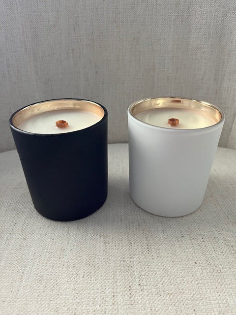 8oz Black/White Gold Glimmer Candle