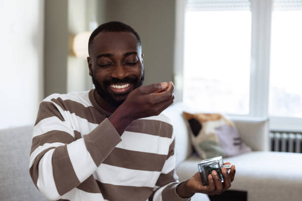 7oz Golden Glow Crystal Candle (Gentleman’s Ember)